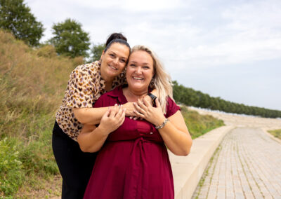 Esther en Evelien bedanken inwoners Wijchen
